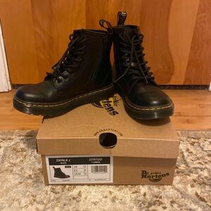 Worn once Dr. Martens size 12US kids.